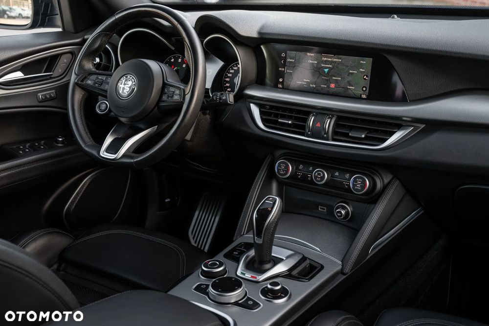 Alfa Romeo Stelvio 2.0 Turbo Veloce Q4 - 11