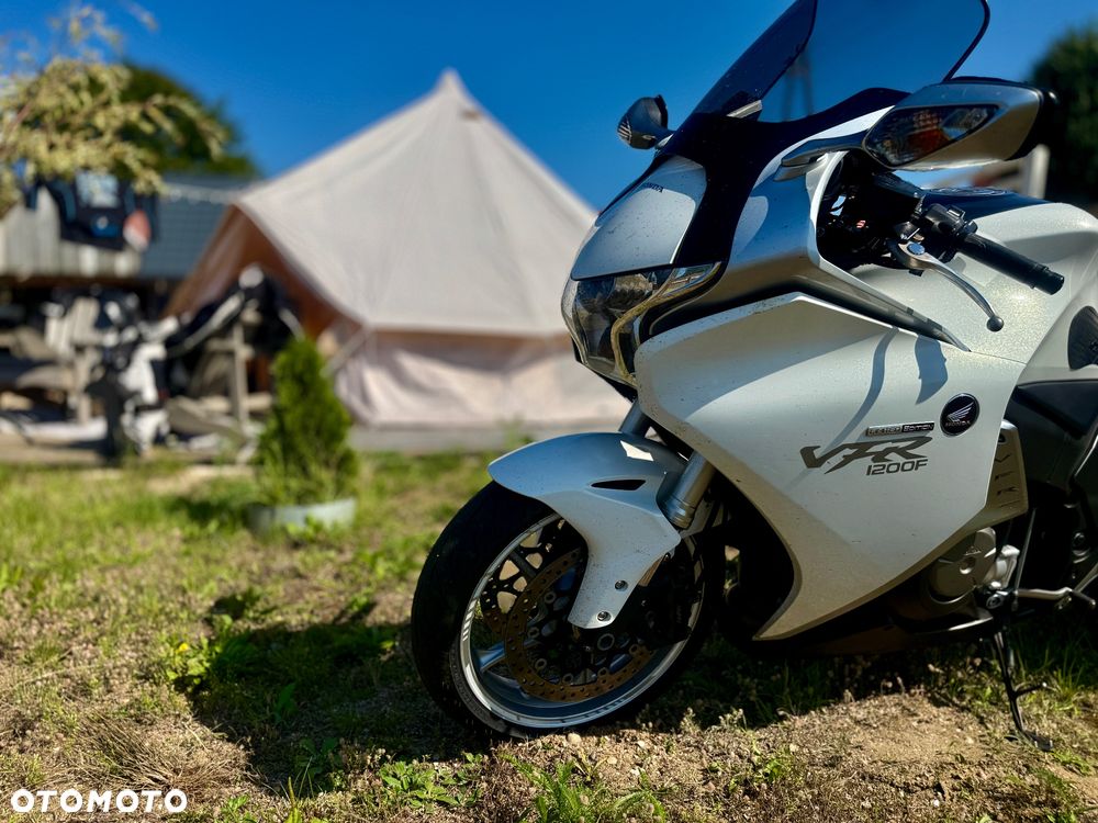 Honda VFR - 18