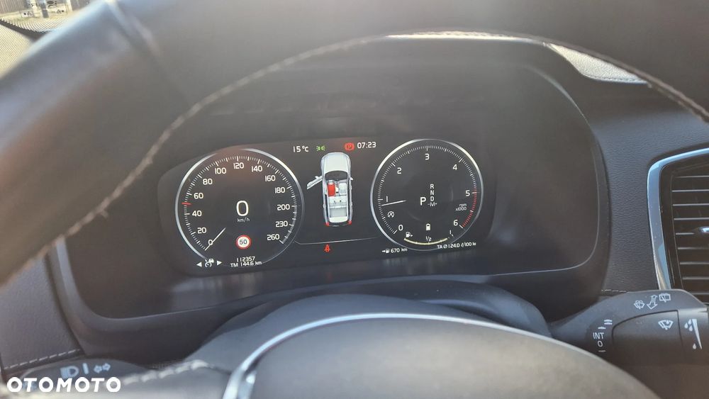 Volvo XC 90 B5 D AWD R-Design - 9