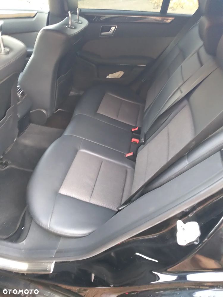 Mercedes-Benz Klasa E 220 CDI DPF BlueEFFICIENCY 7G-TRONIC Avantgarde - 12