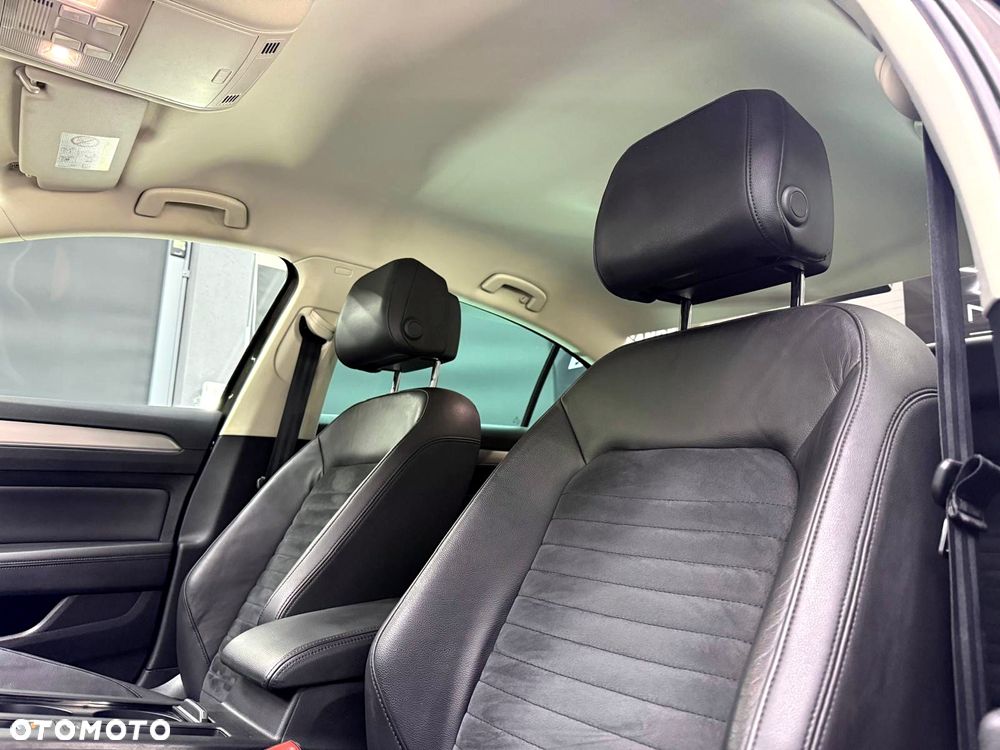 Volkswagen Passat 1.8 TSI (BlueMotion Technology) DSG Highline - 23