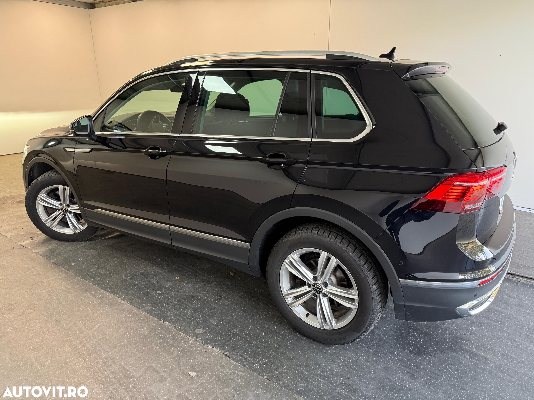 Volkswagen Tiguan 2.0 TDI SCR 4MOTION DSG Elegance - 40