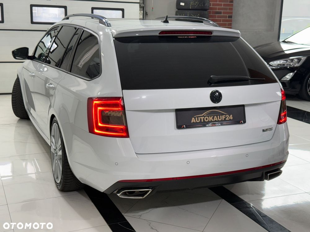 Skoda Octavia 2.0 TDI DSG RS - 7