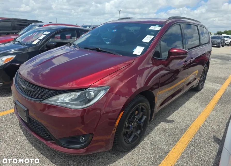 Chrysler Pacifica - 1