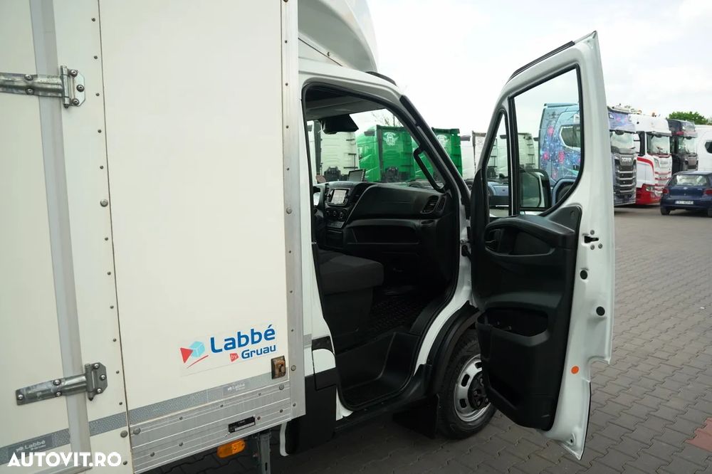 Iveco DAILY 50-180 / CONTAINER / HI-MATIC / 1.000 KG LIFT / TWIN / CAMERĂ VEDERE SPATE / GVWR: 5.200 KG / 2022 / IMPORTAT - 36