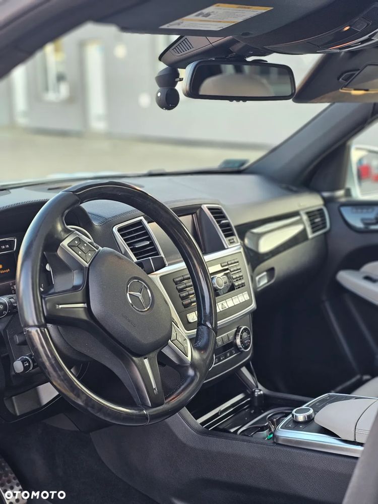 Mercedes-Benz GL 500 4Matic (BlueEFFICIENCY) 7G-TRONIC - 14