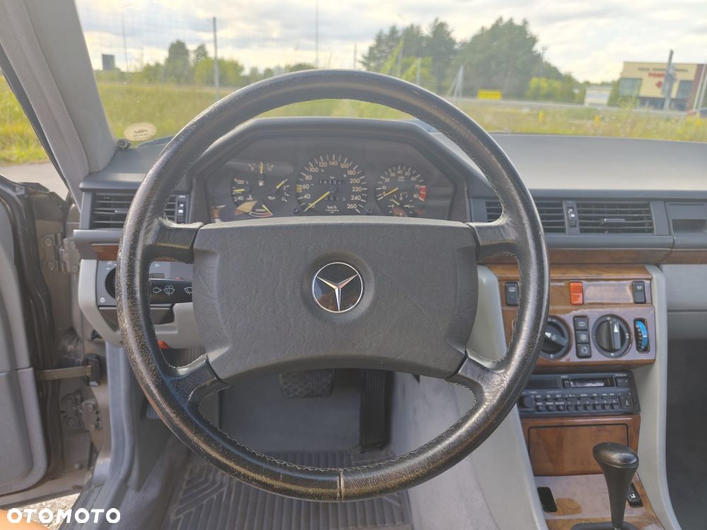 Mercedes-Benz W124 (1984-1993) - 18