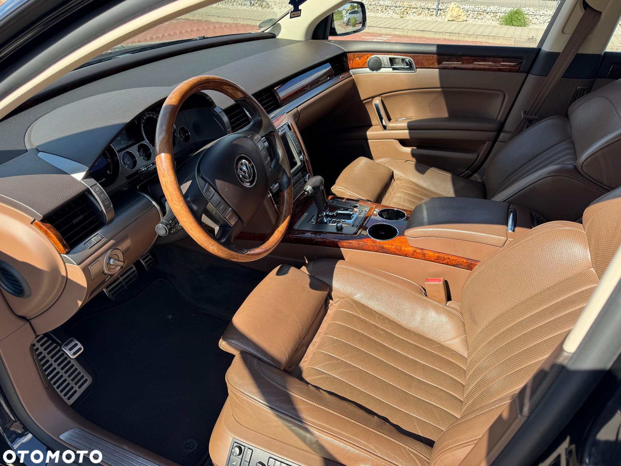 Volkswagen Phaeton 4.2 V8 4MOTION Automatik (5 Sitzer) - 15