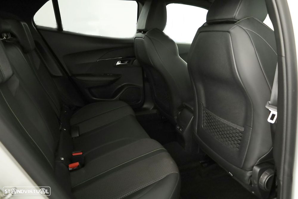 Peugeot 2008 1.2 PureTech GT EAT8 - 22