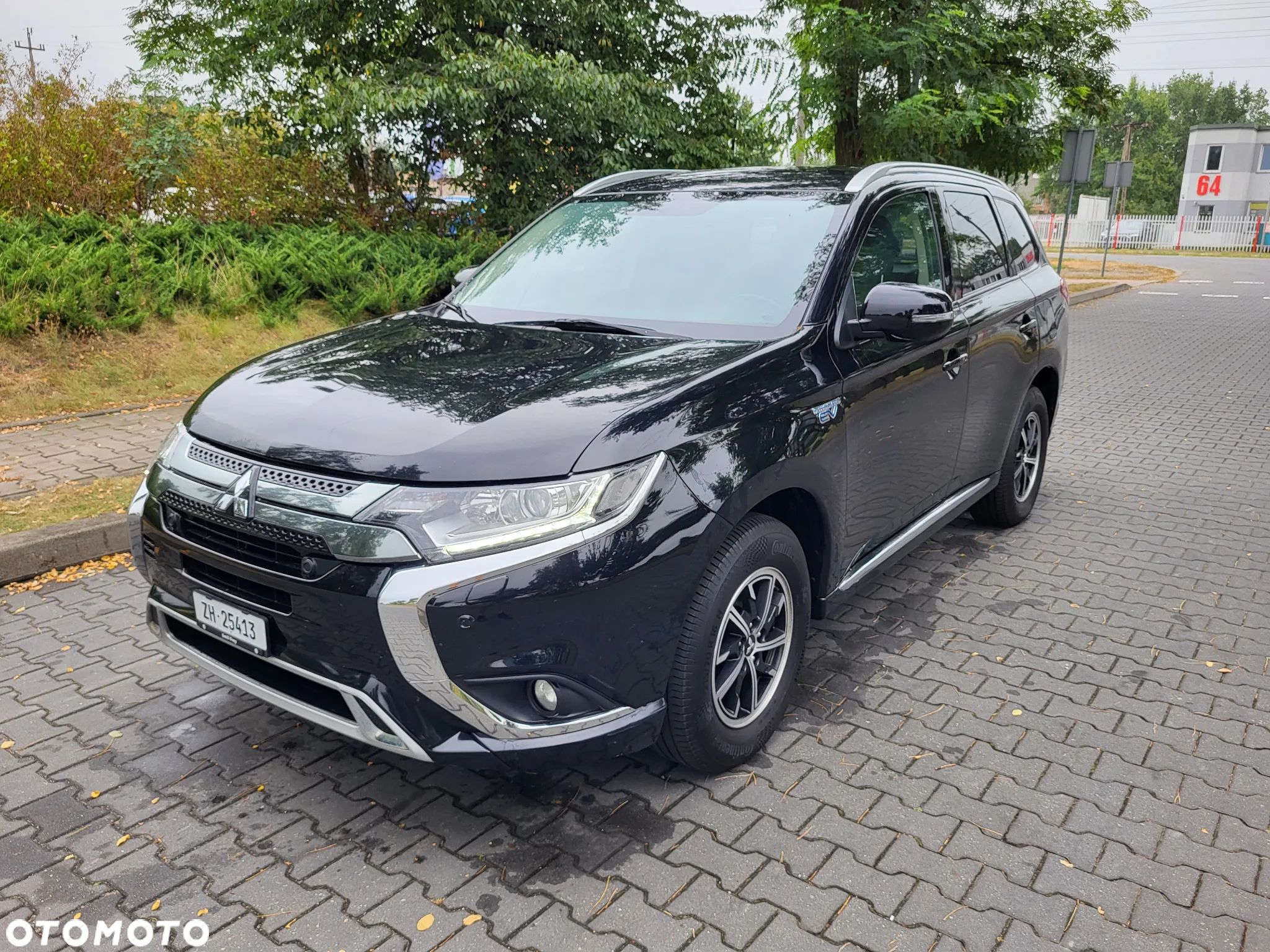 Mitsubishi Outlander ver-2-4-4wd-plug--in-hybrid-intro-edition - 1