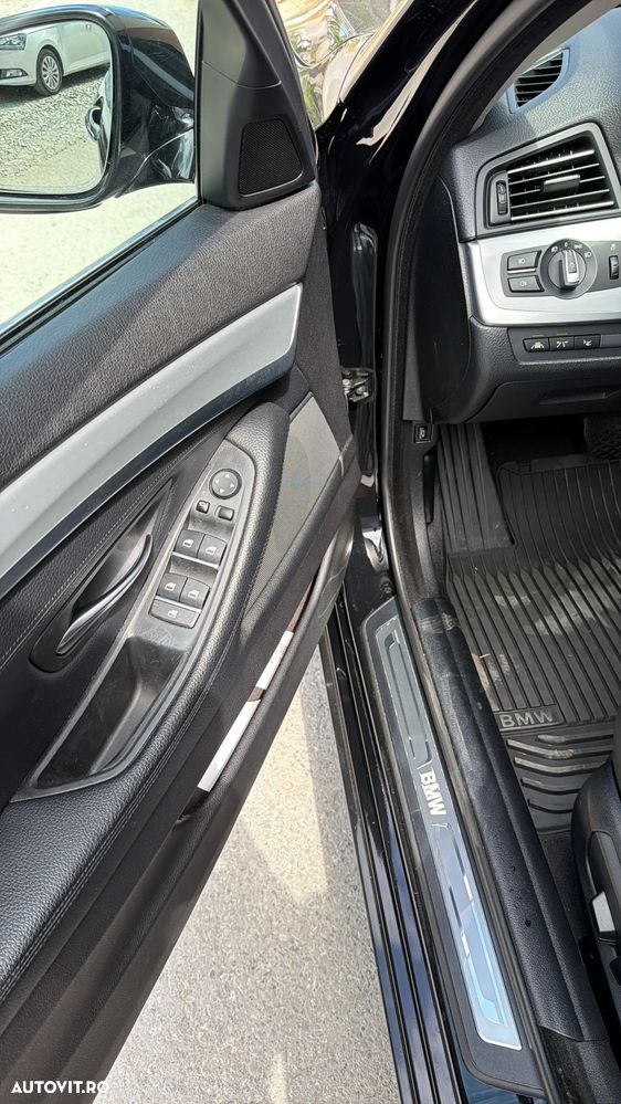 BMW Seria 5 530d xDrive AT - 29