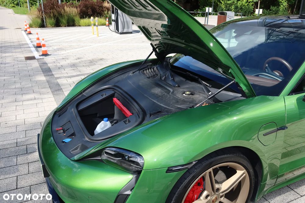 Porsche Taycan - 13