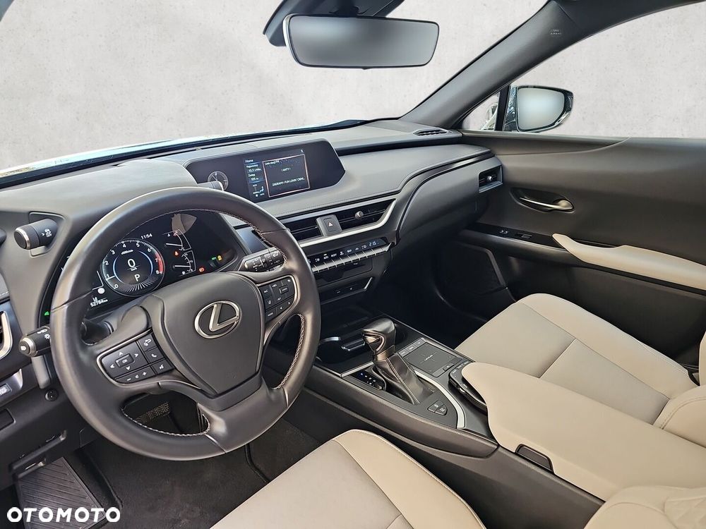 Lexus UX - 11