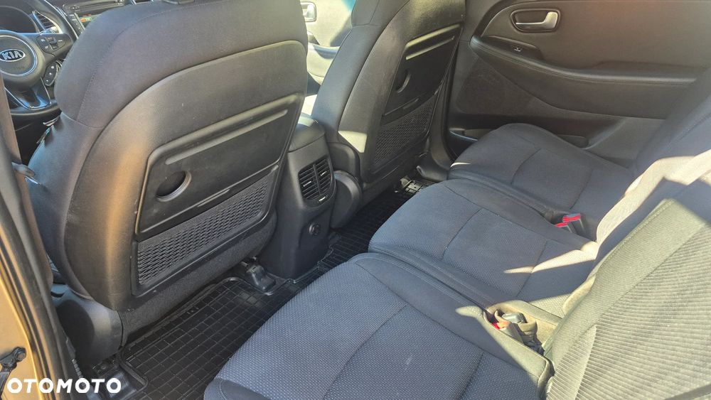 Kia Carens 1.6 GDI Attract - 7