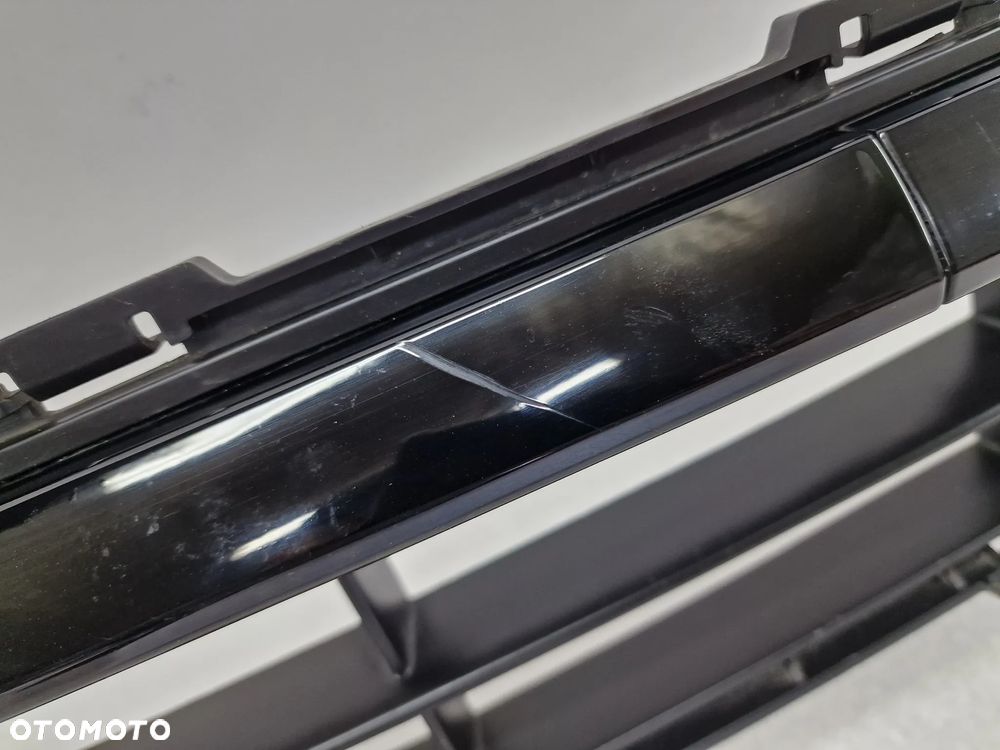 KIA VENGA LIFT 14- KRATKA ŚRODKOWA ZDERZAKA PRZEDNIEGO PRZÓD , NR 86560-1P500 , NR AUKCJI KR385 - 8