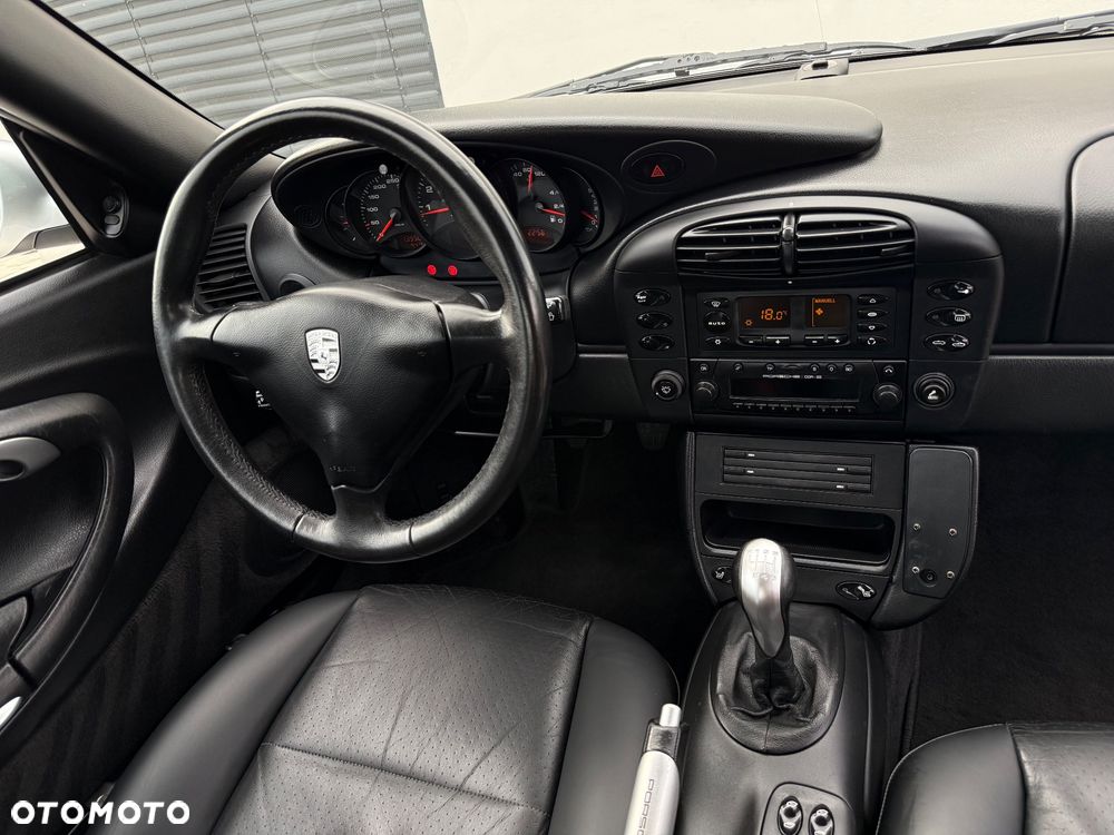 Porsche 911 Carrera - 25