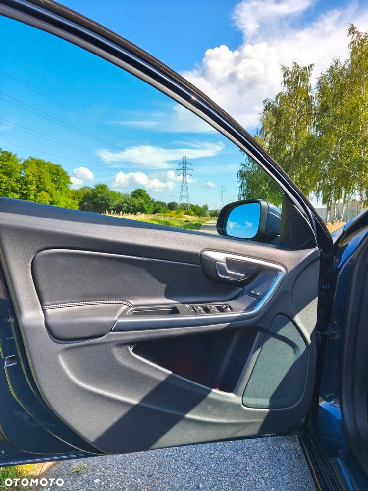 Volvo V60 D3 Momentum - 20
