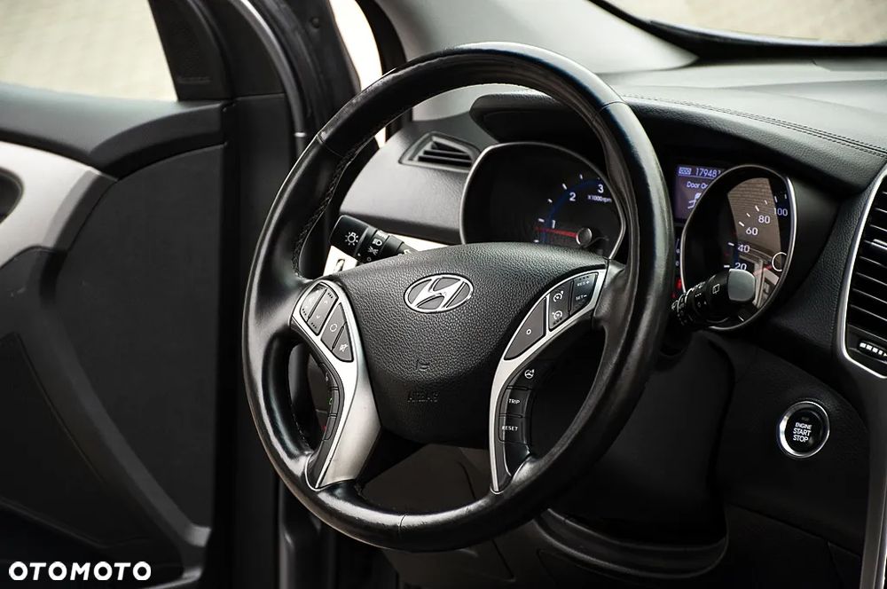 Hyundai i30 1.6 CRDi Premium - 33
