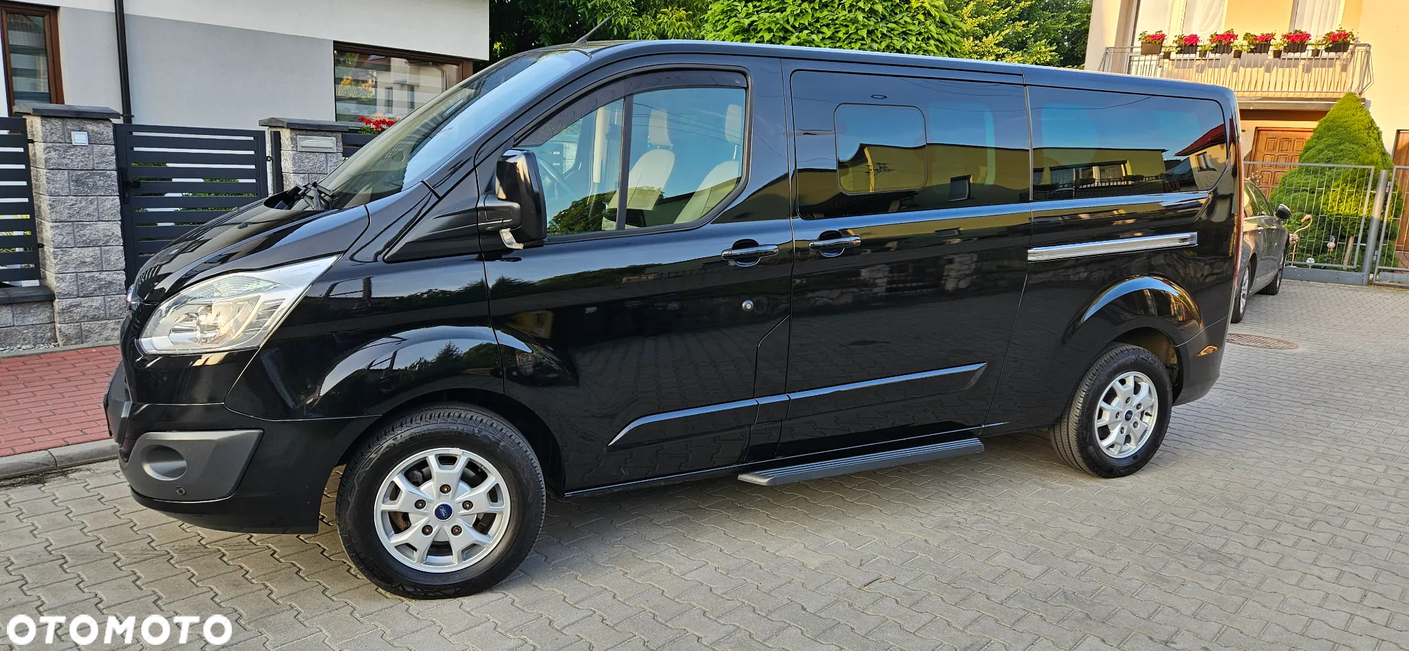 Ford Tourneo Custom 300 L2H1 VA Limited - 11