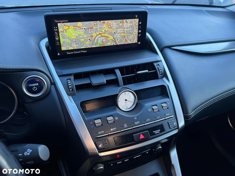 Lexus NX 300h - 17