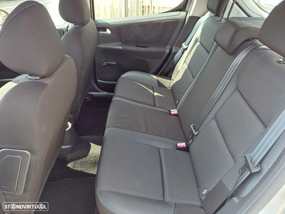 Peugeot 207 1.4 16V Active - 10