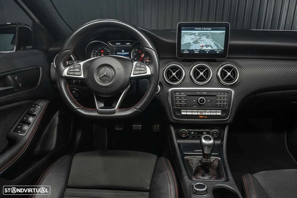 Mercedes-Benz A 180 AMG Line - 8