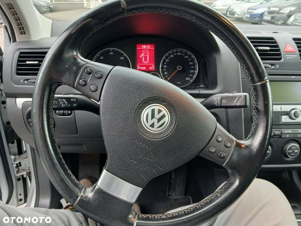 Volkswagen Golf 2.0 TDI Highline - 20