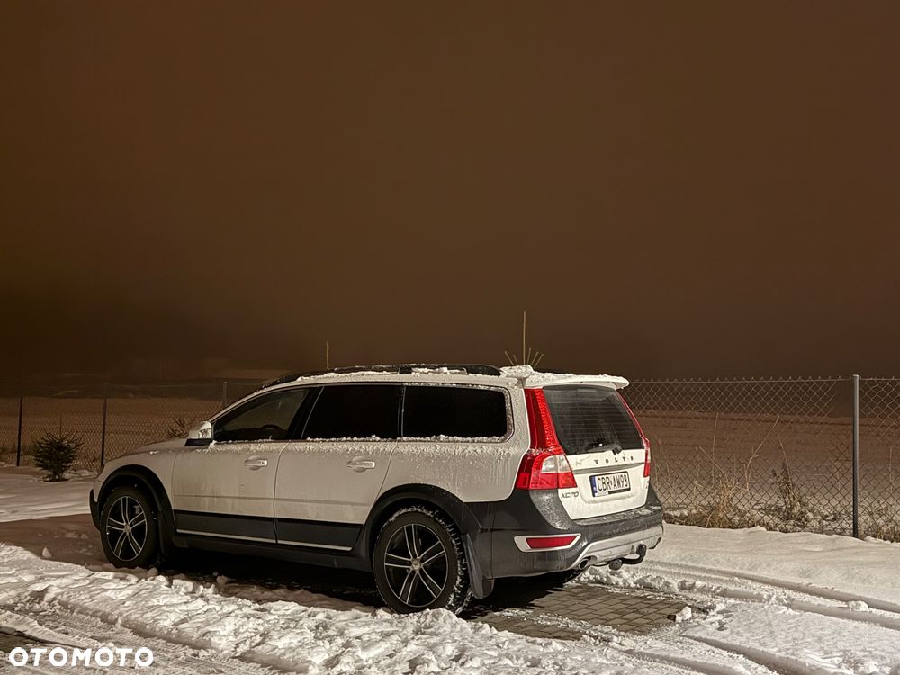 Volvo XC 70 D5 AWD Momentum - 2