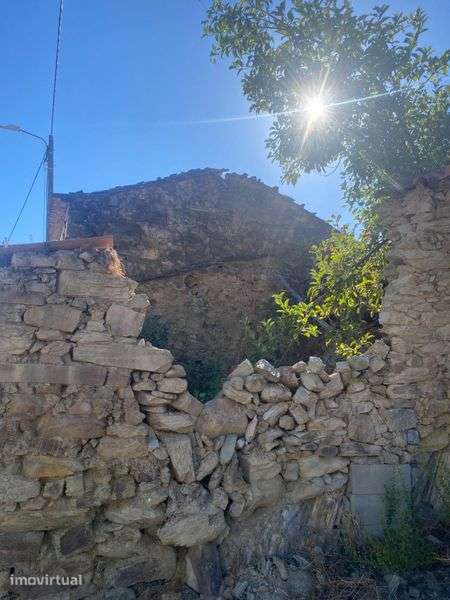 Casa em ruina com 2 pisos - Grande imagem: 5/9
