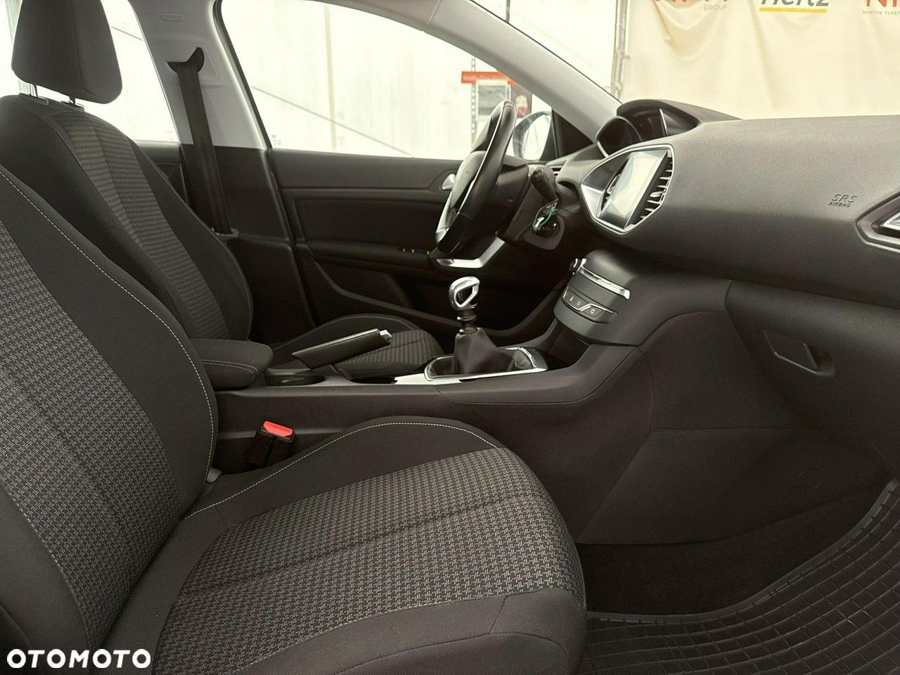 Peugeot 308 - 24