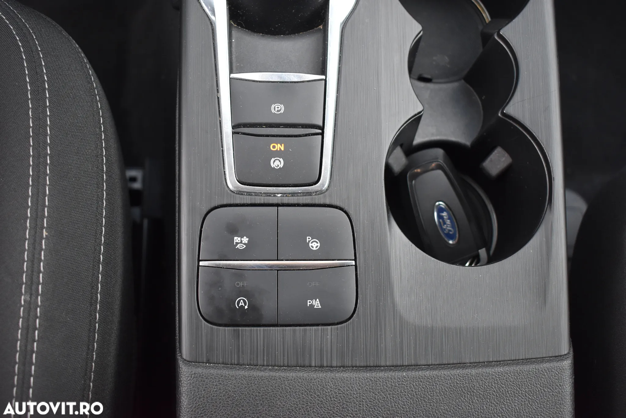 Ford Kuga - 17