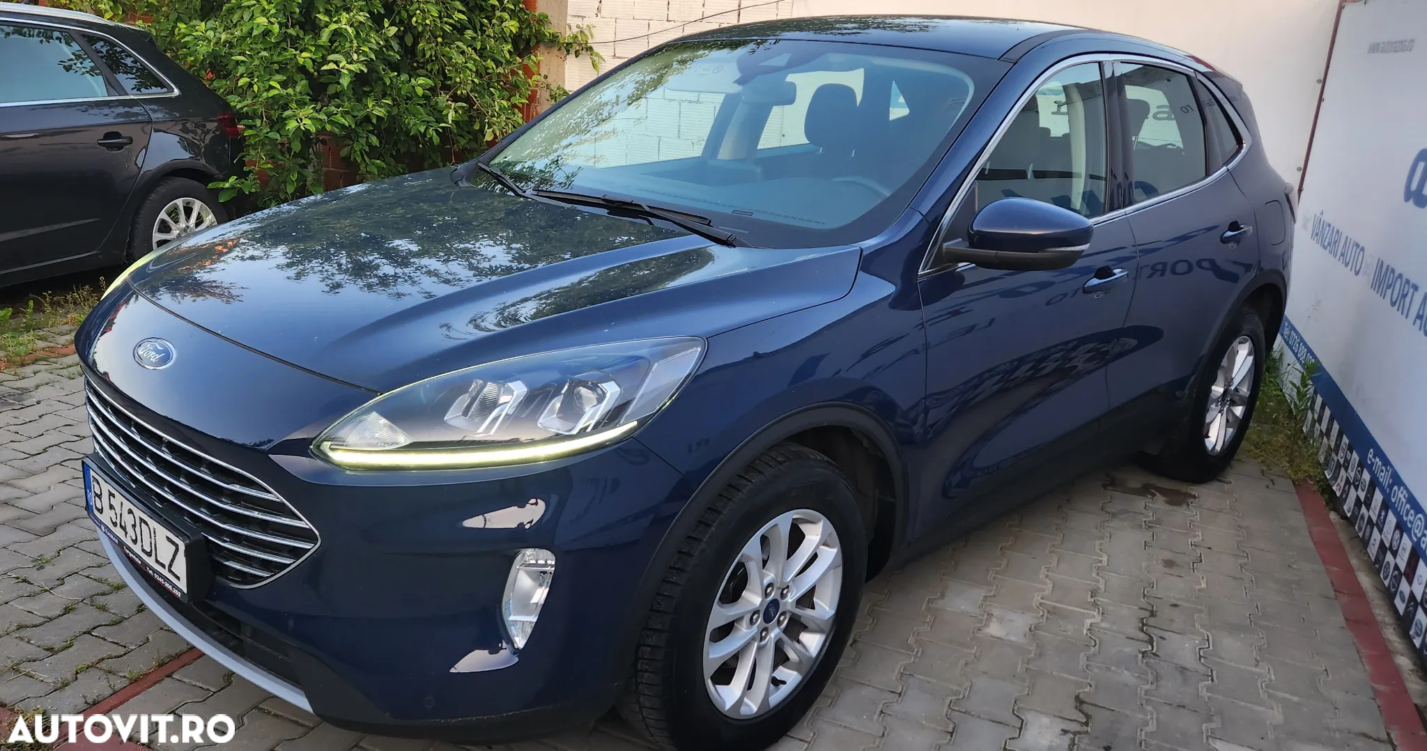 Ford Kuga 1.5 TDCi 2WD Powershift Titanium - 2