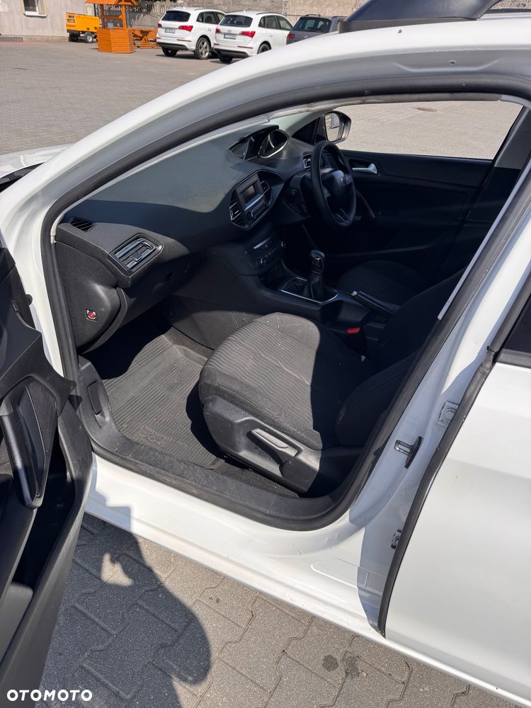 Peugeot 308 1.6 e-HDi Allure S&S - 11