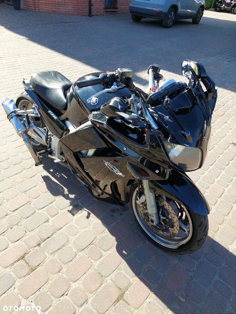 Yamaha FJR - 7