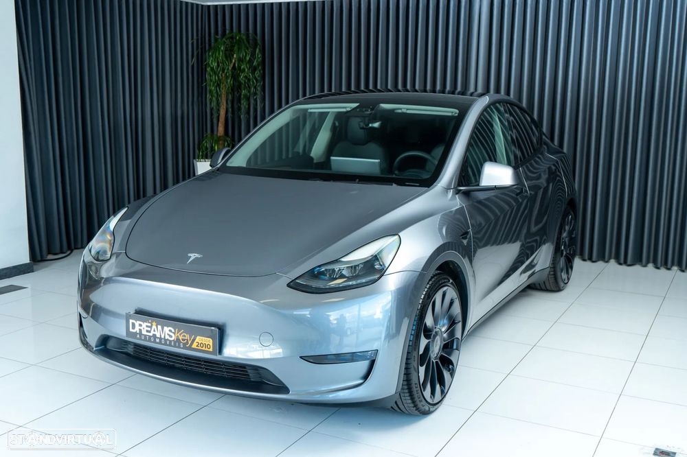 Tesla Model Y Performance Dual Motor AWD - 4