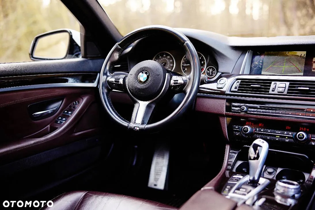BMW Seria 5 528i xDrive Sport-Aut - 13