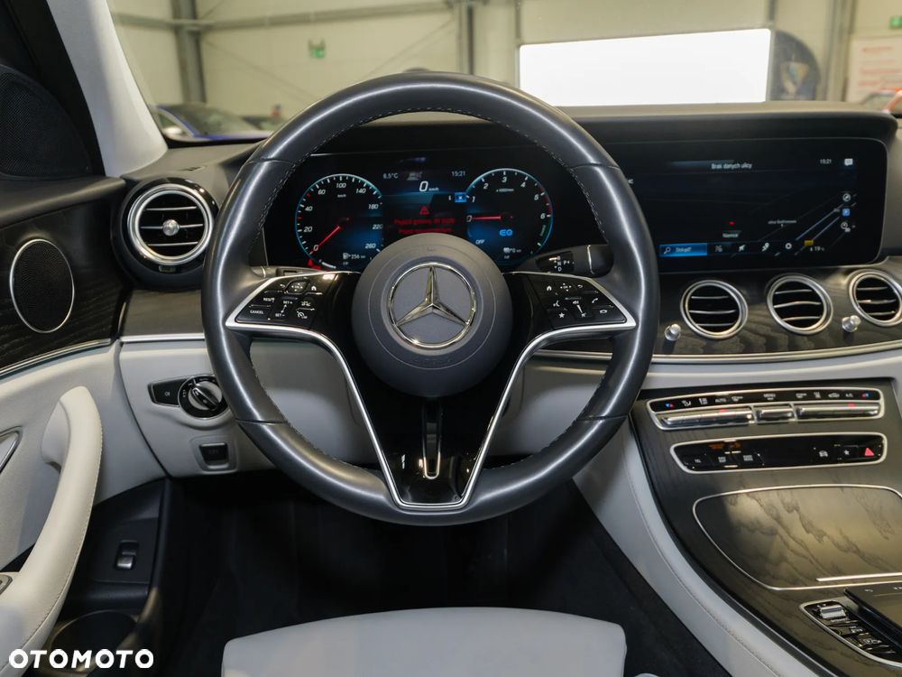 Mercedes-Benz Klasa E 300 de Avantgarde - 24