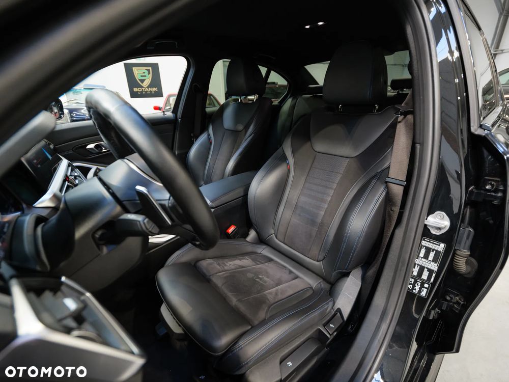BMW Seria 3 320d xDrive M Sport sport - 18