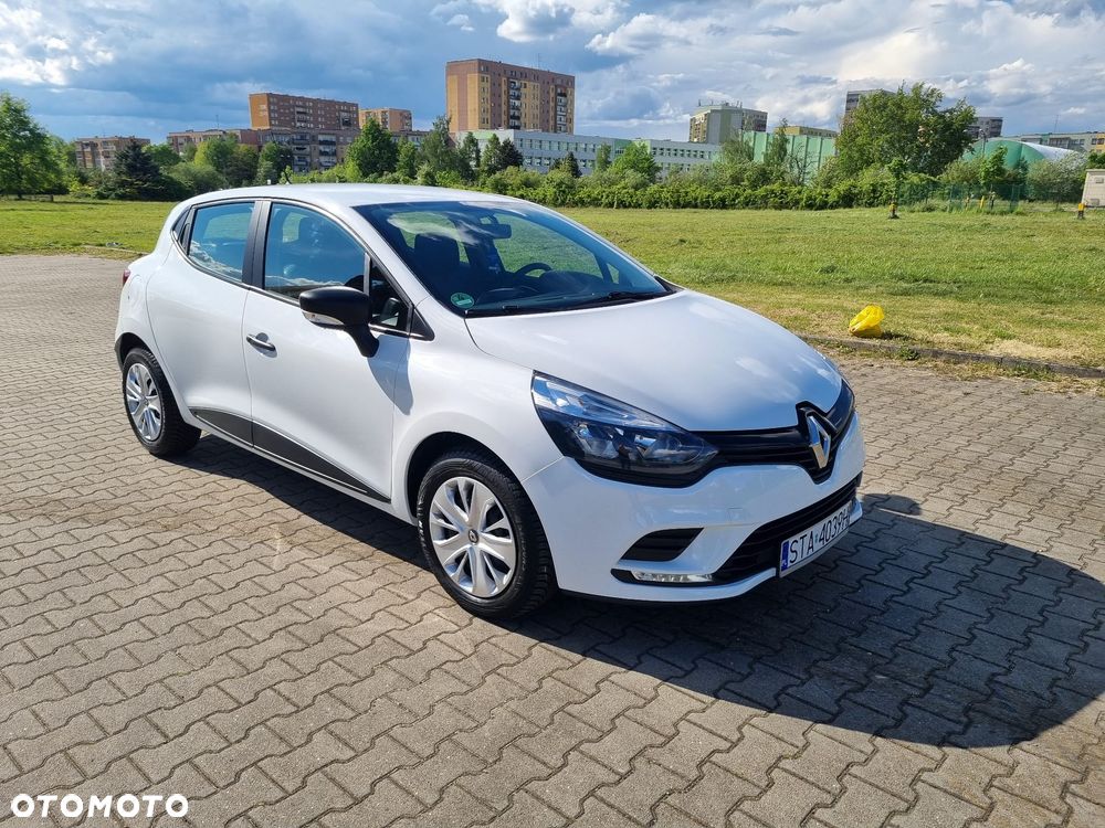 Renault Clio 1.2 16V 75 Life - 9