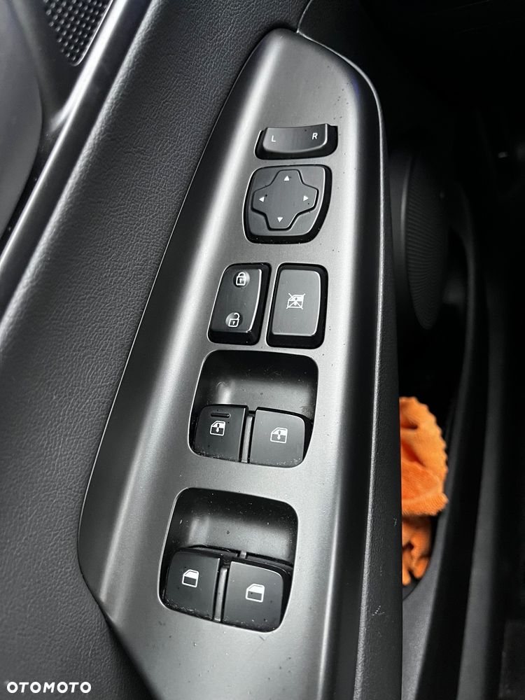 Hyundai Kona 1.6 T-GDI DCT 4WD Premium - 28