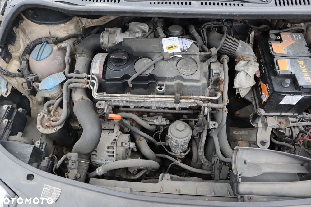 Volkswagen Touran 1.9 TDI DPF Trendline DSG - 10