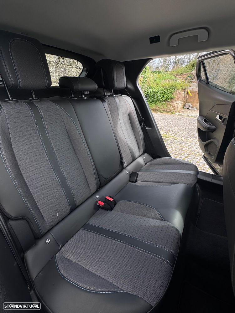 Peugeot 2008 1.2 PureTech Allure - 10