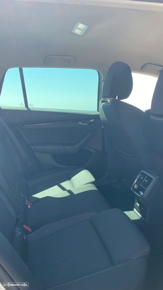 Skoda Octavia Break 2.0 TDI Ambition DSG - 13