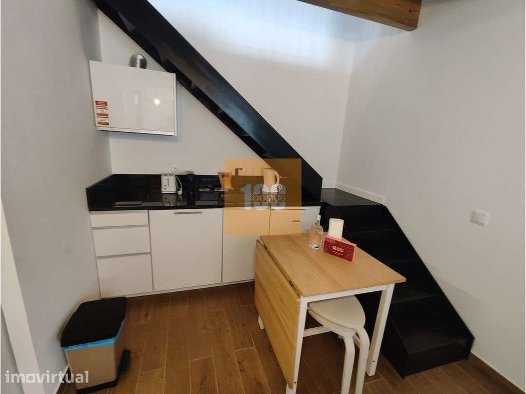 Moradia T1 duplex em Miguel Bombarda - Grande imagem: 4/27
