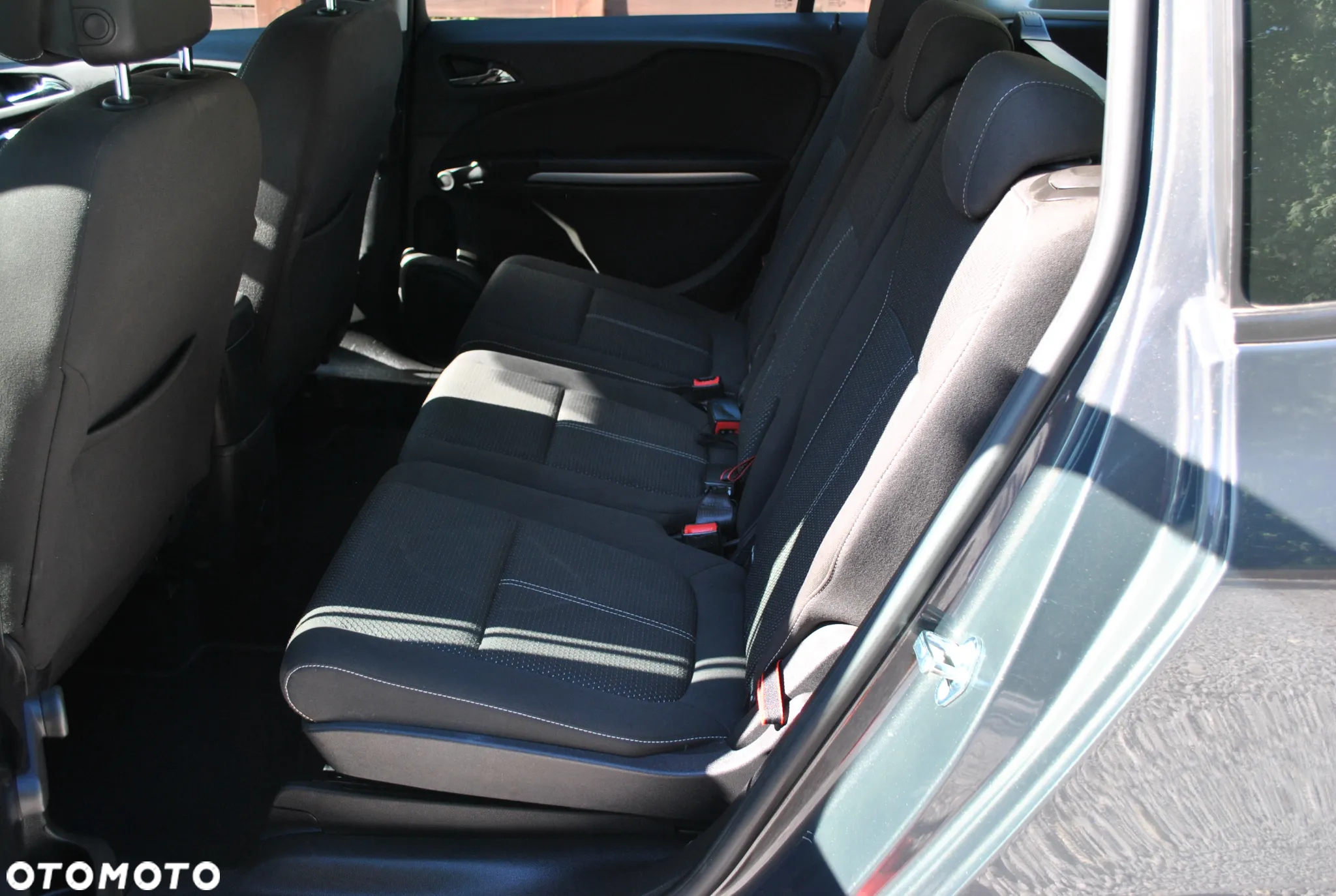 Opel Zafira 1.4 Turbo Business Edition - 11