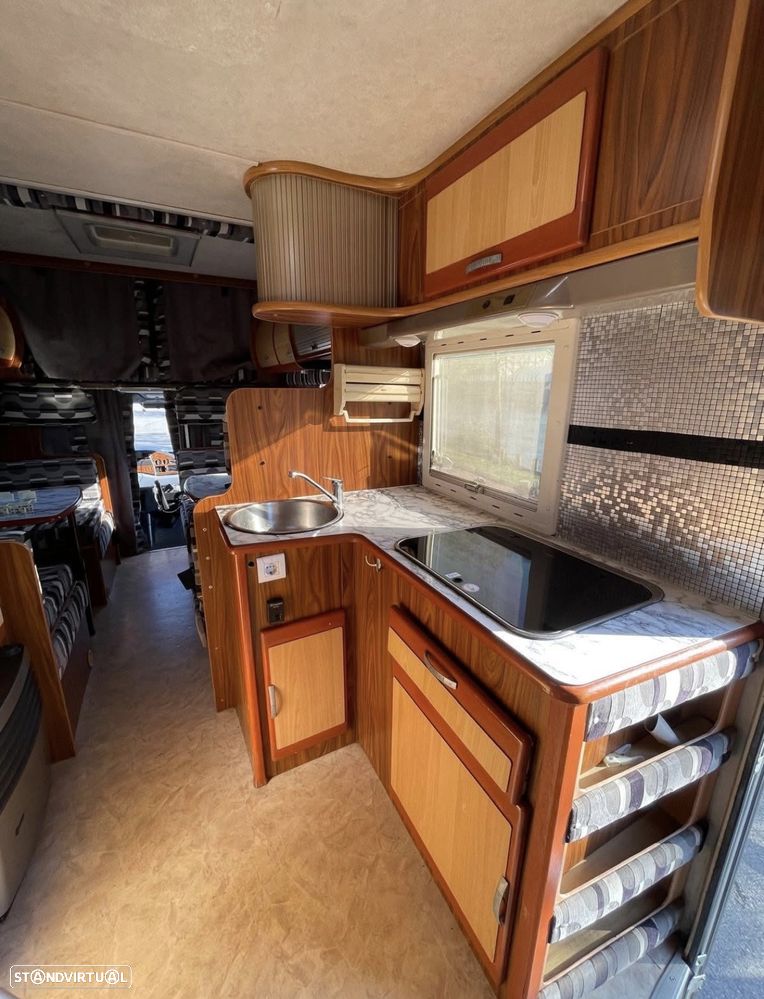Mercedes-Benz Sprinter - 11