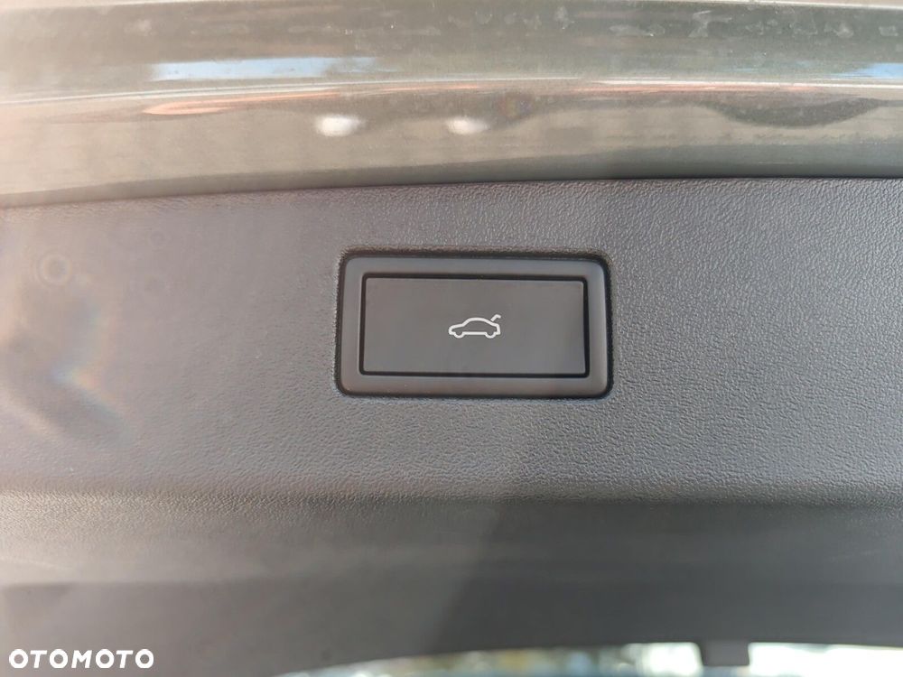 Volkswagen Tiguan - 32