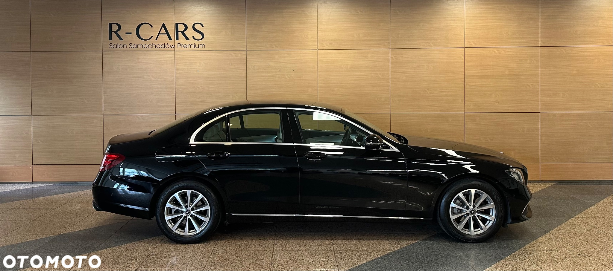 Mercedes-Benz Klasa E 200 d Business Edition 9G-TRONIC - 2