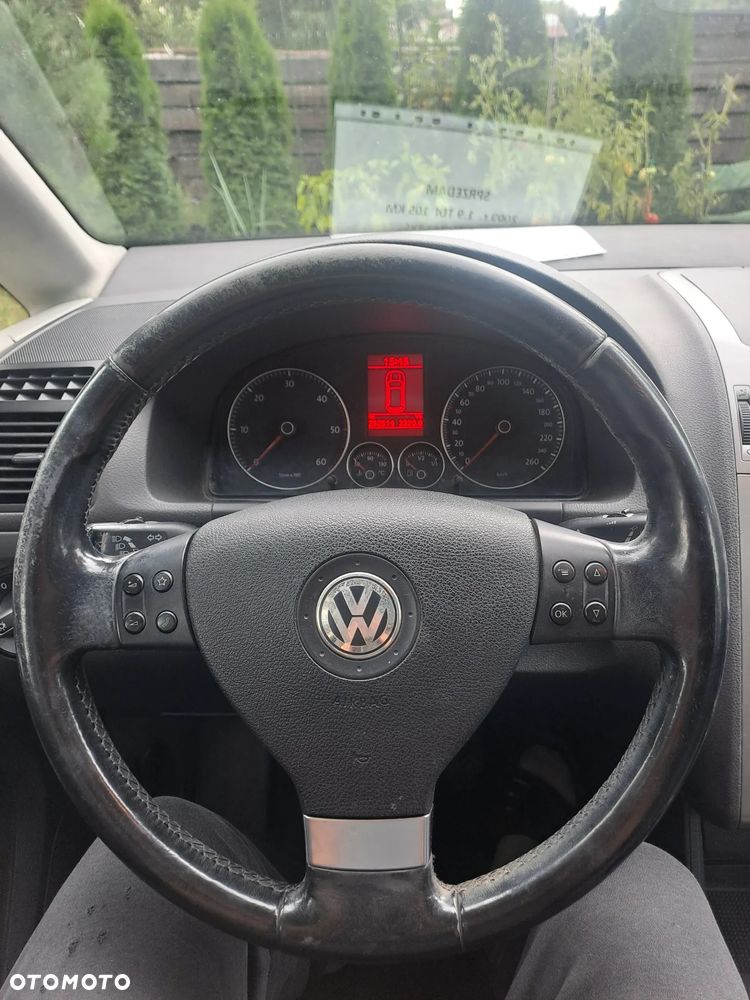 Volkswagen Touran 1.9 TDI Highline - 2