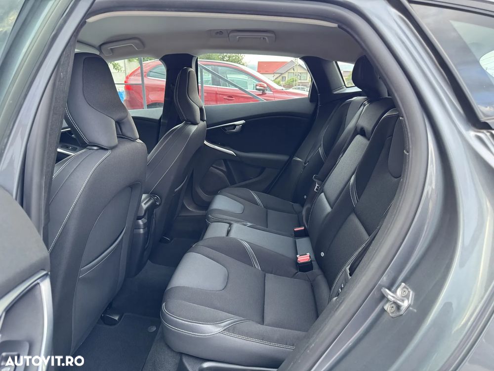 Volvo V40 D2 Momentum - 12